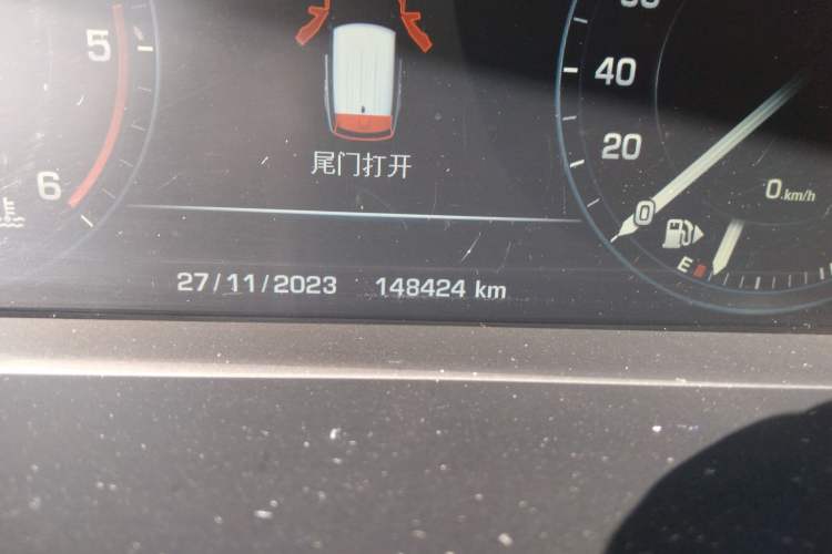 Used Land Rover Range Sport 2015 3.0 SDV6 HSE Odometer Close Up