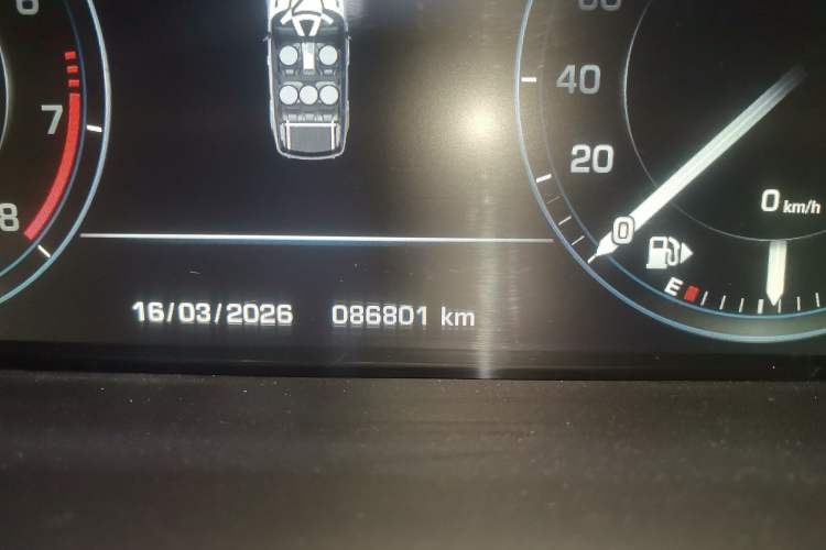 Used Land Rover Range Sport 2015 3.0 SC V6 HSE DYNAMIC Odometer Close Up