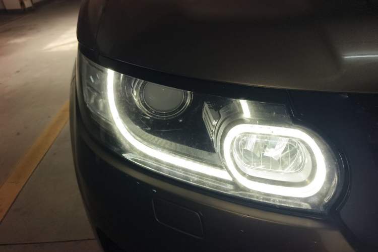 Used Land Rover Range Sport 2015 3.0 SC V6 HSE DYNAMIC Right Front Headlight