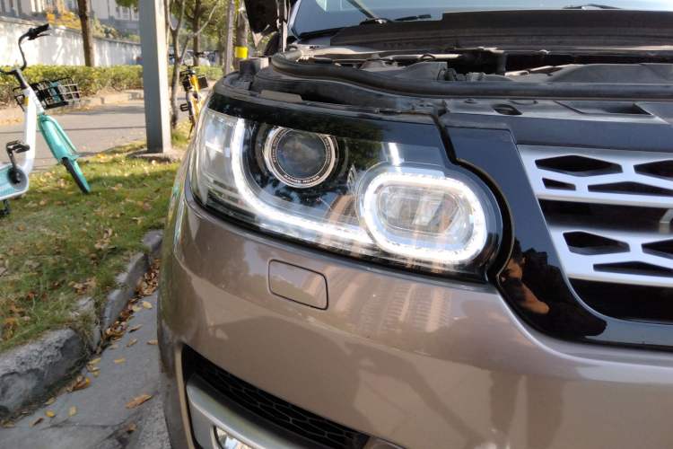 Used Land Rover Range Sport 2015 3.0 SDV6 HSE Right Front Headlight