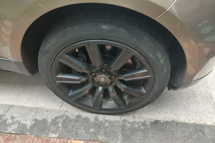 Used Land Rover Range Sport  Right Front Wheel Hub