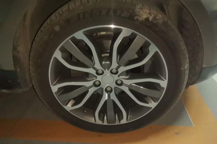 Used Land Rover Range Sport 2015 3.0 SC V6 HSE DYNAMIC Right Front Wheel Hub