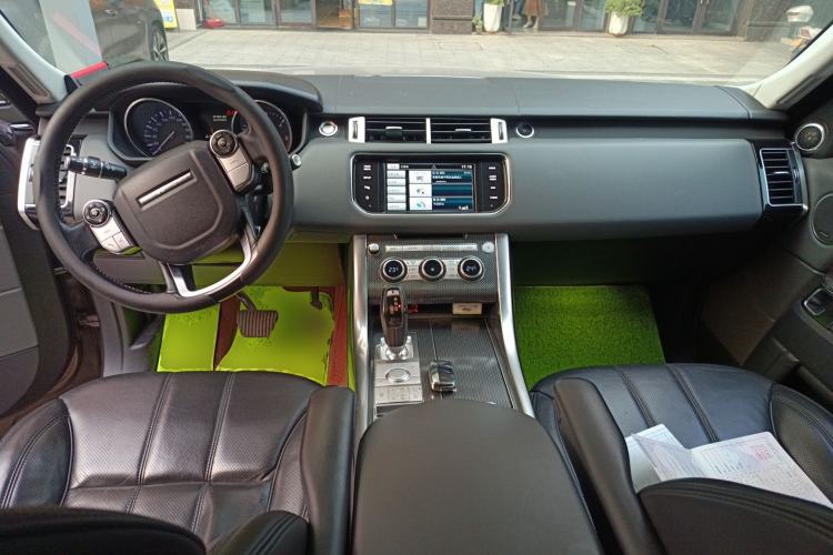 Used Land Rover Range Sport 2015 3.0 SDV6 HSE Center Console