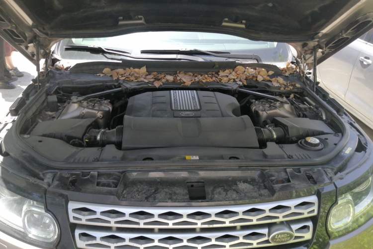 Used Land Rover Range Sport 2015 3.0 SC V6 HSE Engine Bay
