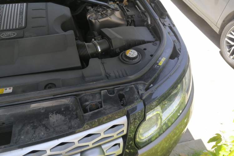 Used Land Rover Range Sport 2015 3.0 SC V6 HSE Engine Bay Left