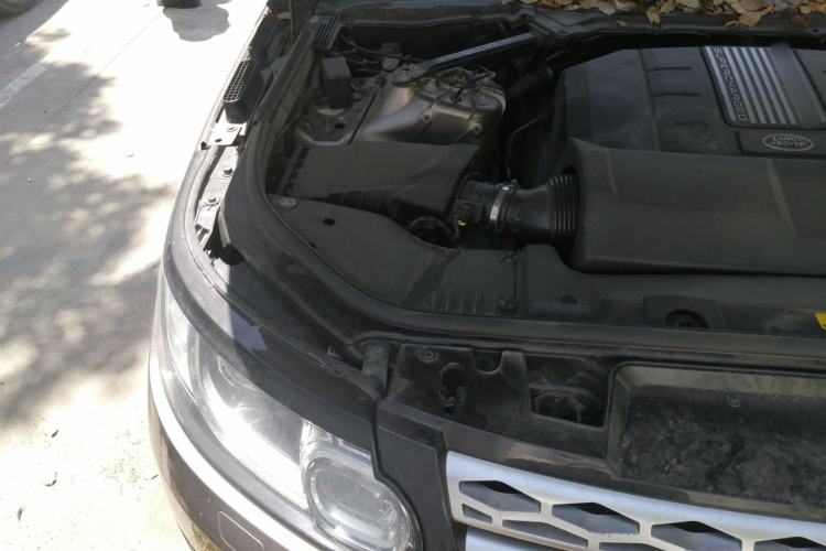 Used Land Rover Range Sport 2015 3.0 SC V6 HSE Engine Bay Right