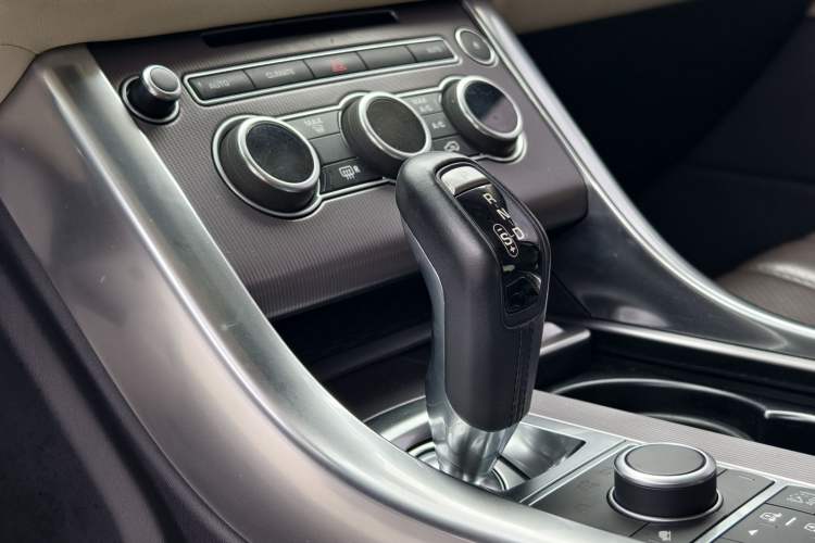 Used Land Rover Range Sport 2015 3.0 V6 HSE Gasoline U.S. Specification Gear Lever