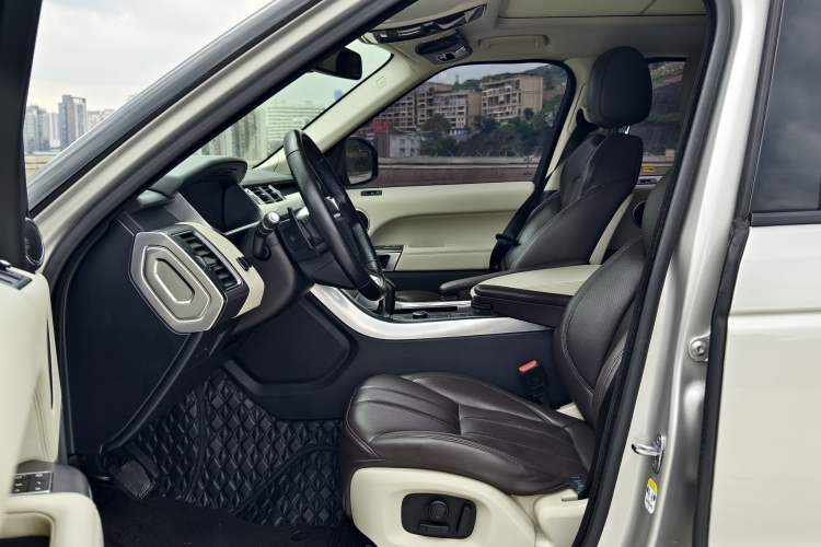 Used Land Rover Range Sport 2015 3.0 V6 HSE Gasoline U.S. Specification Interior 1