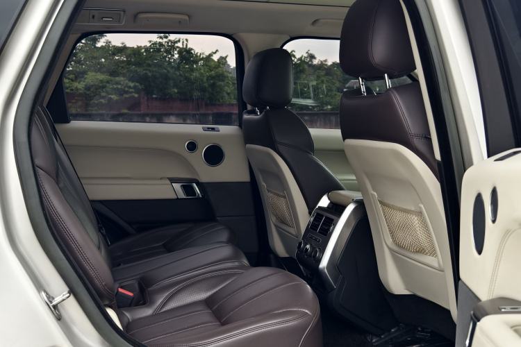 Used Land Rover Range Sport 2015 3.0 V6 HSE Gasoline U.S. Specification Interior 3
