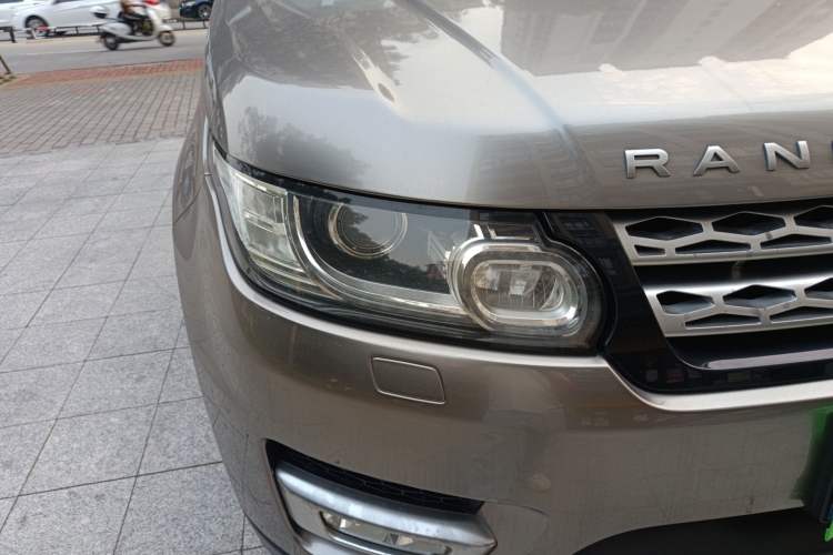 Used Land Rover Range Sport 2015 3.0 SDV6 HSE Right Front Headlight