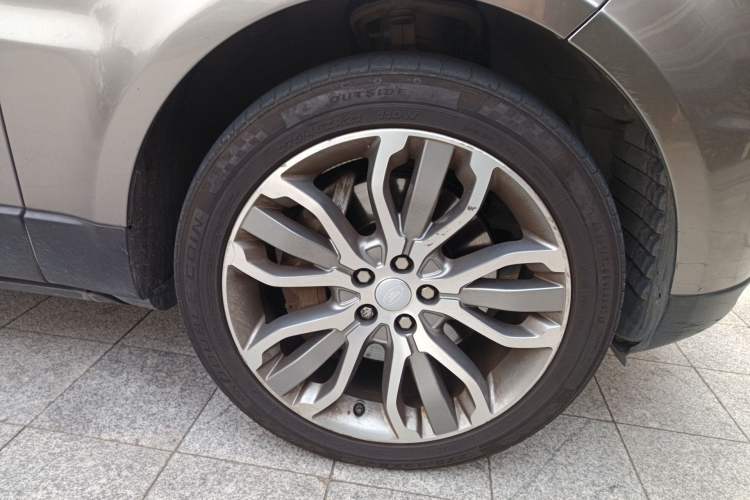 Used Land Rover Range Sport 2015 3.0 SDV6 HSE Right Front Wheel Hub