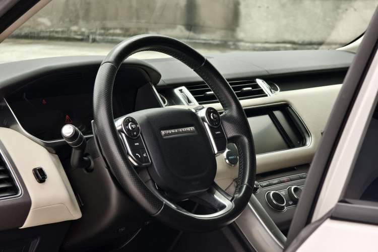 Used Land Rover Range Sport 2015 3.0 V6 HSE Gasoline U.S. Specification Steering Wheel