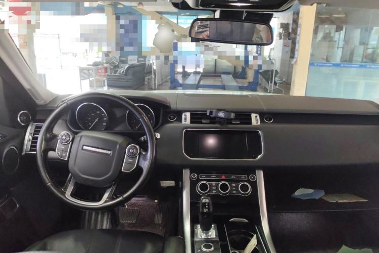 Used Land Rover Range Sport 2015 3.0 SDV6 HSE Center Console