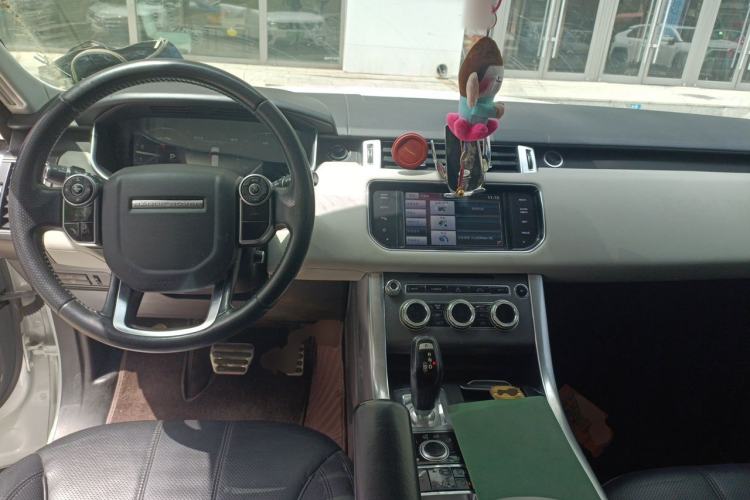 Used Land Rover Range Sport 2015 3.0 SC V6 HSE DYNAMIC Center Console