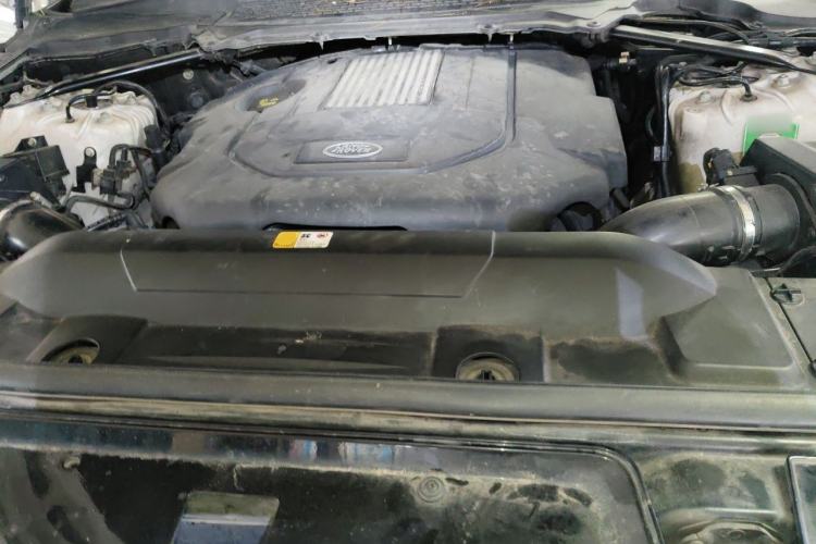 Used Land Rover Range Sport 2015 3.0 SDV6 HSE Engine Bay