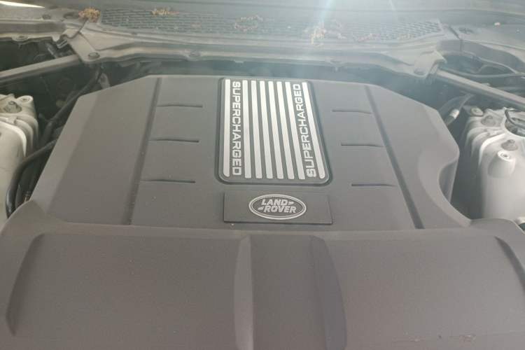 Used Land Rover Range Sport 2015 3.0 SC V6 HSE DYNAMIC Engine Bay