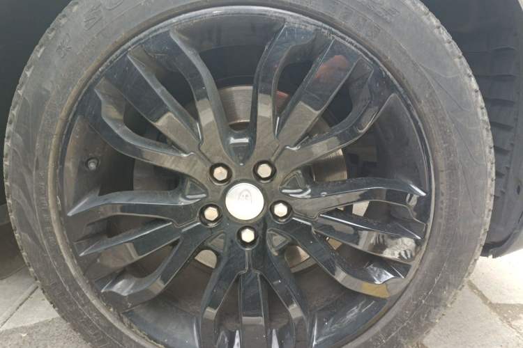 Used Land Rover Range Sport 2015 3.0 SC V6 HSE DYNAMIC Right Front Wheel Hub