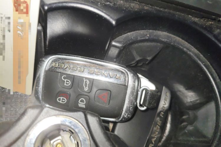 Used Land Rover Range Sport 2015 3.0 SDV6 HSE Vehicle Key