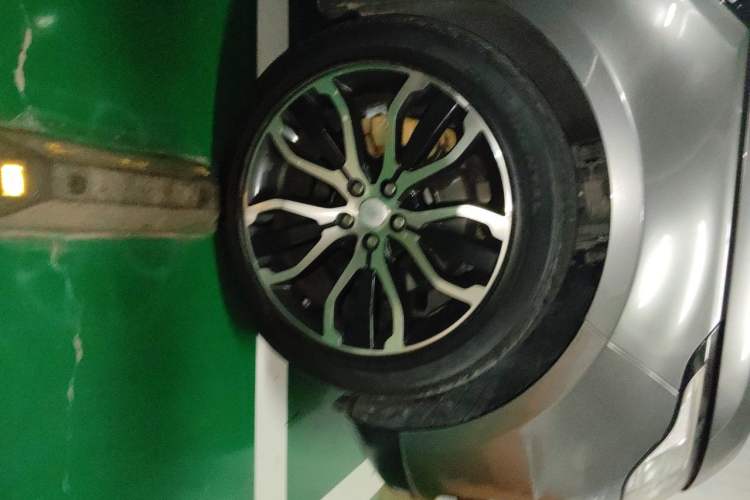 Used Land Rover Range Sport 2015 3.0 SC V6 HSE DYNAMIC Right Front Wheel Hub