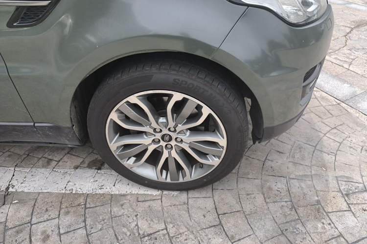 Used Land Rover Range Sport  Right Front Wheel Hub