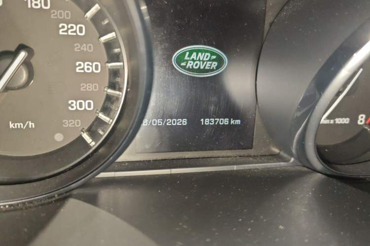 Used Land Rover Range Sport 2015 3.0 SC V6 HSE Odometer Close Up