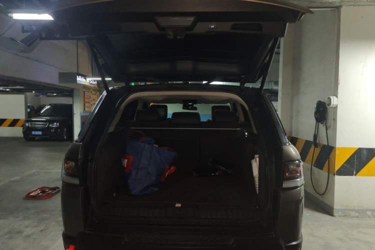 Used Land Rover Range Sport 2015 3.0 SC V6 HSE Trunk