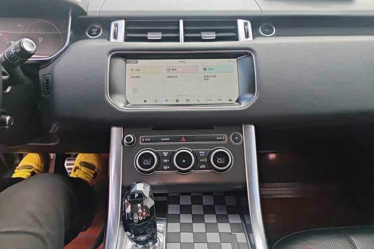 Used Land Rover Range Sport 2015 3.0 SC V6 HSE DYNAMIC Audio And AC Panel
