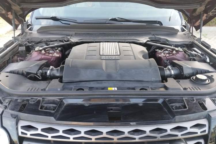 Used Land Rover Range Sport  Engine Bay