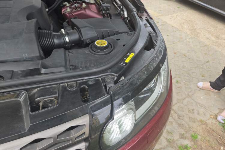 Used Land Rover Range Sport  Engine Bay Left