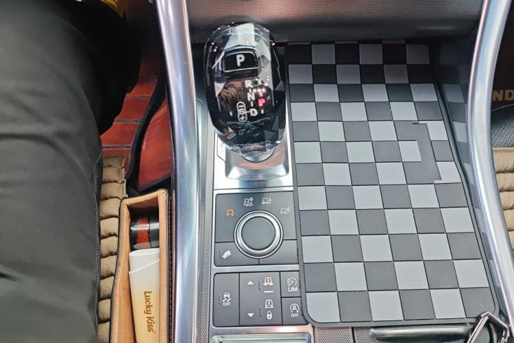Used Land Rover Range Sport 2015 3.0 SC V6 HSE DYNAMIC Gear Lever