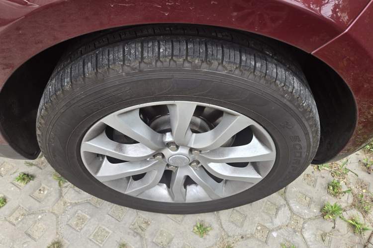Used Land Rover Range Sport  Right Front Wheel Hub