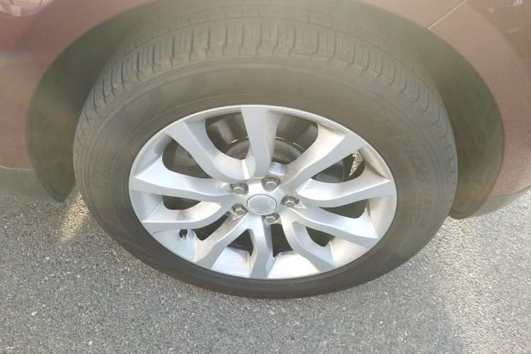 Used Land Rover Range Sport  Right Front Wheel Hub