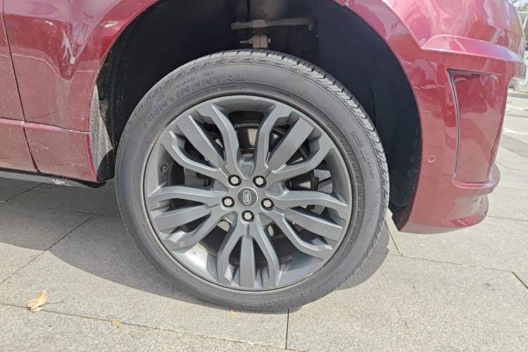 Used Land Rover Range Sport 2015 3.0 SC V6 HSE DYNAMIC Right Front Wheel Hub