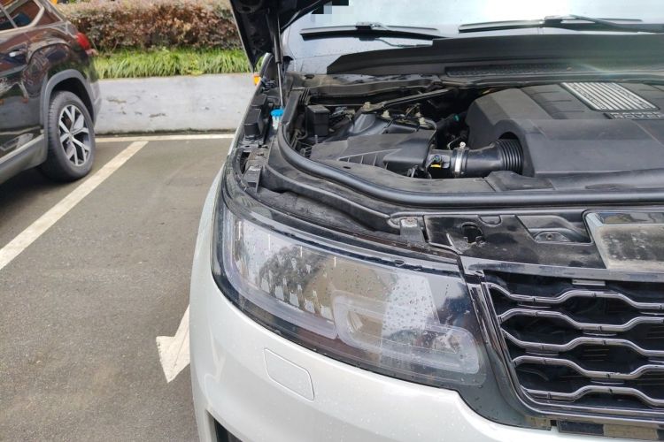 Used Land Rover Range Sport 2015 3.0 SC V6 HSE DYNAMIC Engine Bay Right