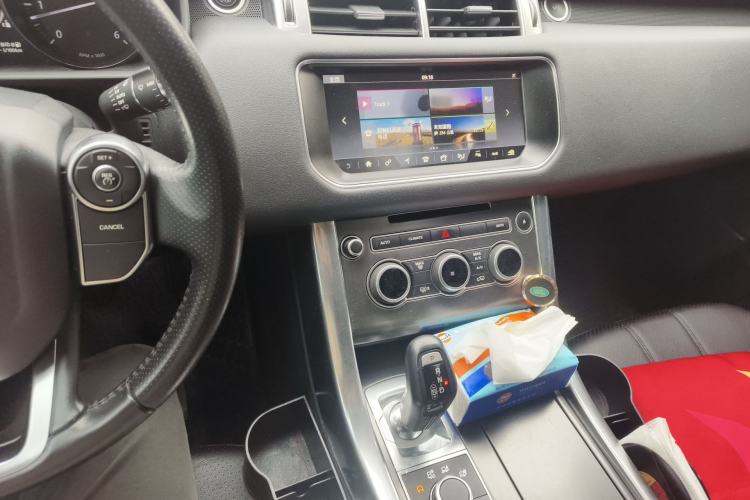 Used Land Rover Range Sport 2015 3.0 SDV6 HSE Audio And AC Panel