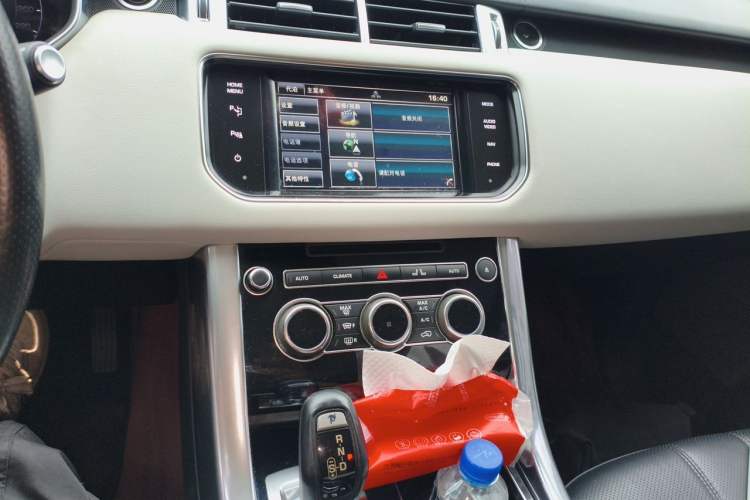 Used Land Rover Range Sport 2015 3.0 SC V6 HSE Audio And AC Panel