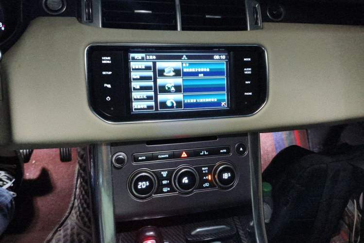 Used Land Rover Range Sport 2015 3.0 SDV6 HSE Audio And AC Panel