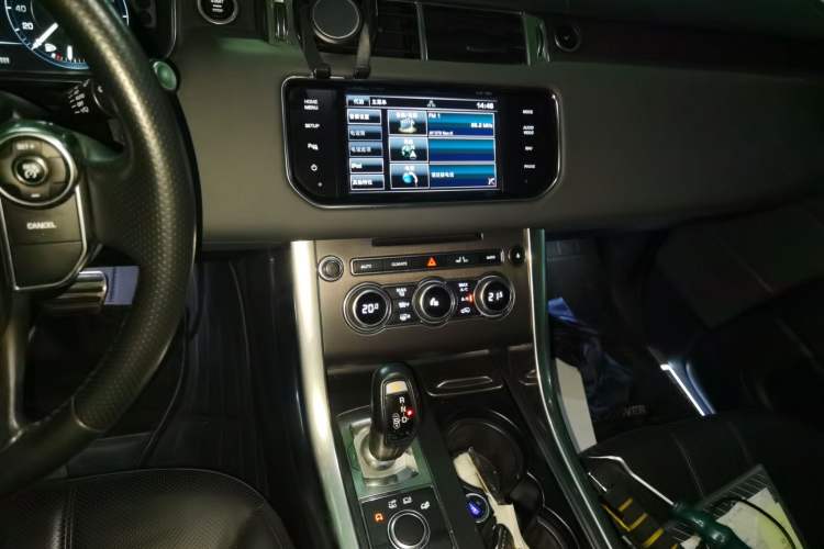 Used Land Rover Range Sport 2015 3.0 SC V6 HSE DYNAMIC Audio And AC Panel