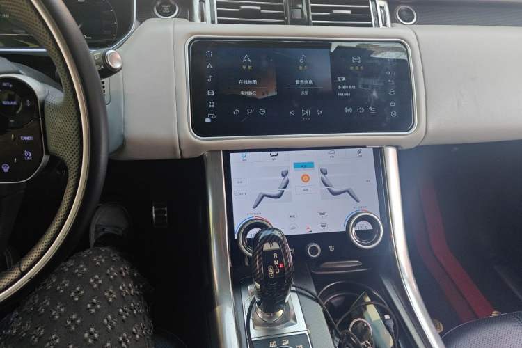 Used Land Rover Range Sport 2015 3.0 SDV6 HSE Audio And AC Panel