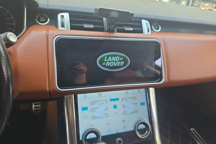 Used Land Rover Range Sport 2015 3.0 SC V6 HSE DYNAMIC Audio And AC Panel