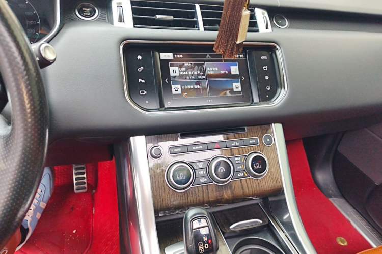 Used Land Rover Range Sport 2015 3.0 SC V6 HSE DYNAMIC Audio And AC Panel