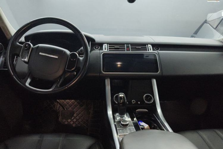 Used Land Rover Range Sport 2015 3.0 SC V6 HSE Center Console