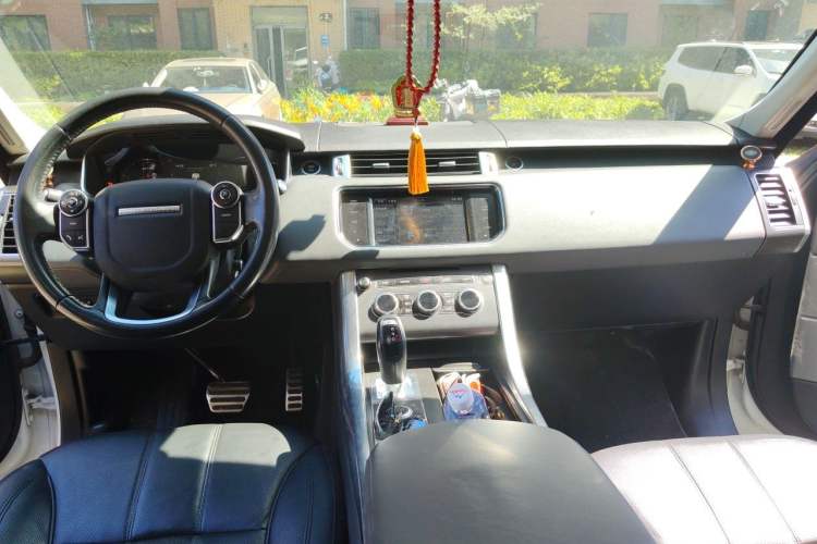 Used Land Rover Range Sport 2015 3.0 SC V6 HSE DYNAMIC Center Console