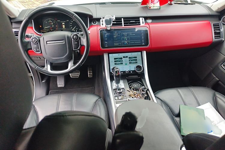 Used Land Rover Range Sport 2015 3.0 SDV6 HSE Center Console