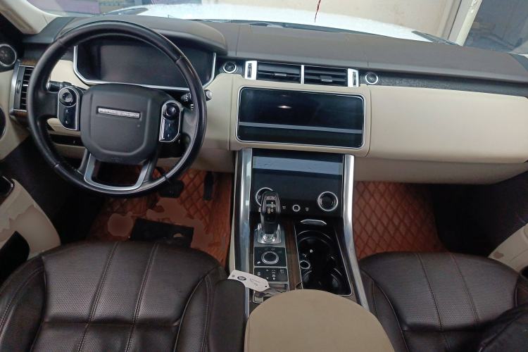 Used Land Rover Range Sport 2015 3.0 SC V6 HSE Center Console
