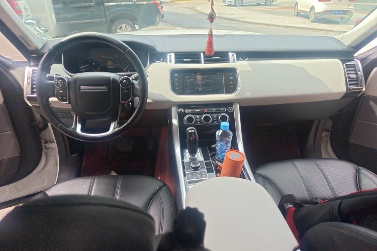 Used Land Rover Range Sport 2015 3.0 SC V6 HSE Center Console