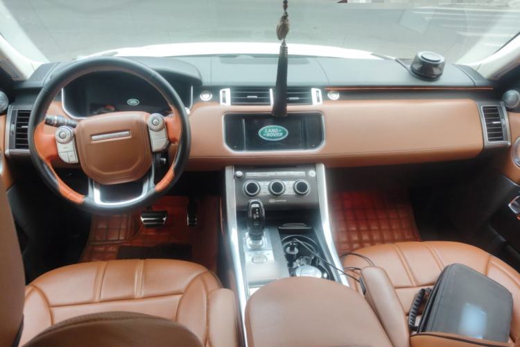 Used Land Rover Range Sport 2015 3.0 SC V6 HSE DYNAMIC Center Console