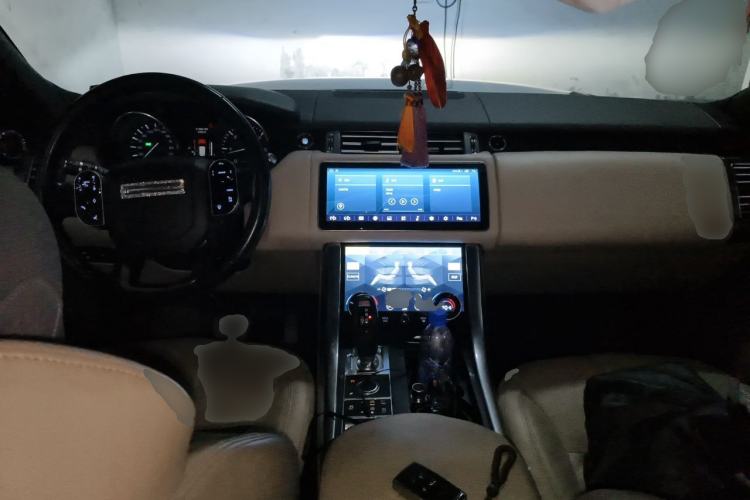Used Land Rover Range Sport 2015 3.0 SDV6 HSE Center Console