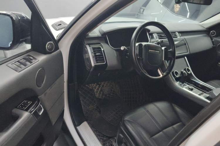 Used Land Rover Range Sport 2015 3.0 SC V6 HSE Driver Seat