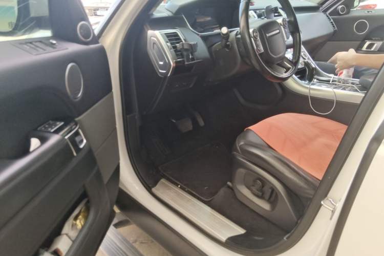 Used Land Rover Range Sport 2015 3.0 SC V6 HSE Driver Seat